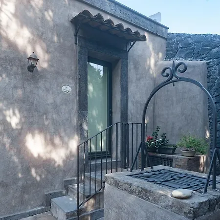 Casale Poggio Del Tiglio Guest House Viagrande Exterior photo